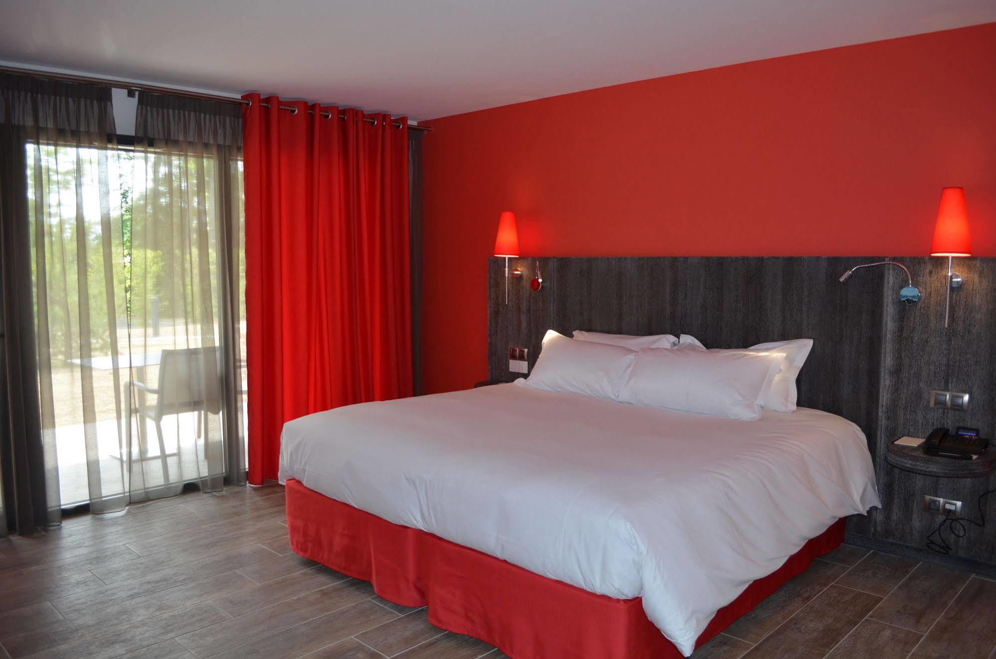 Du Bois Blanc Domaine D'epeyssoles Georges Blanc Hotel 4*